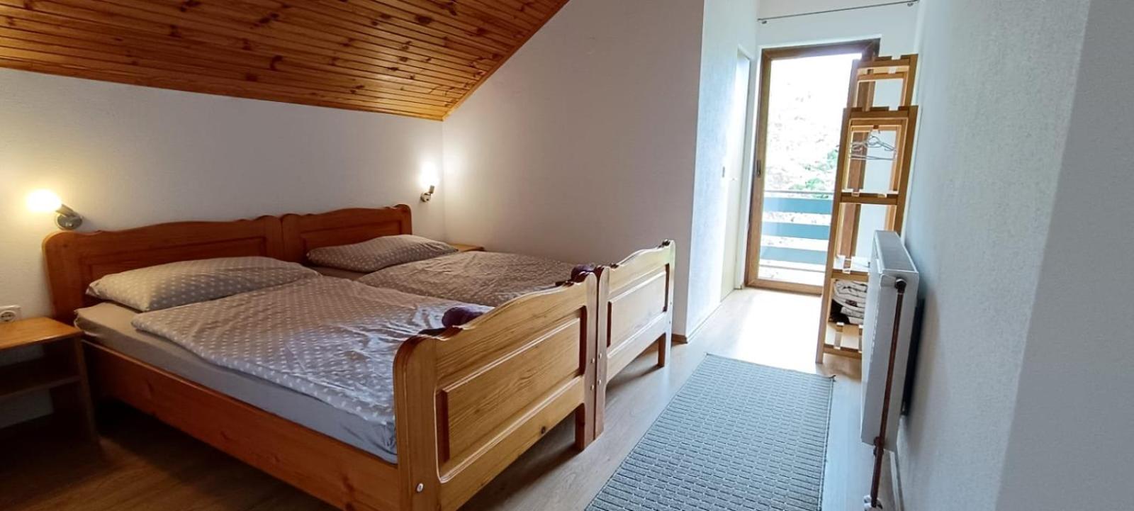 Guesthouse Mirko Hodak Selište Drežničko Exterior foto